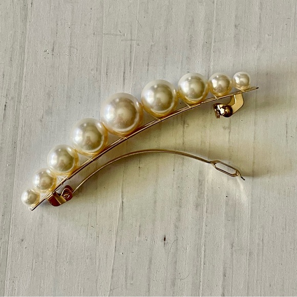Clip Paris faux pearl off white crème hair clip barrette, French hair accessory - Picture 1 of 10